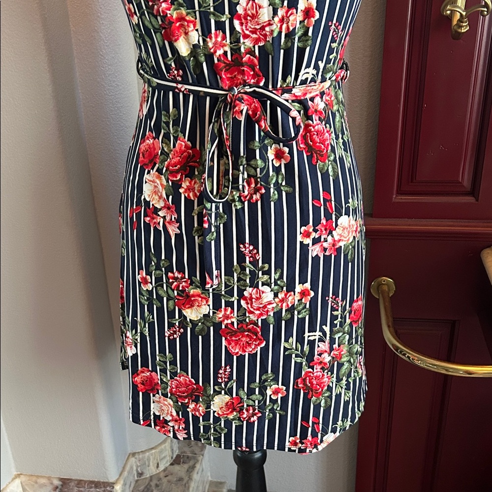 Navy Floral Striped Sleeveless Dress - Picture 10 of 12